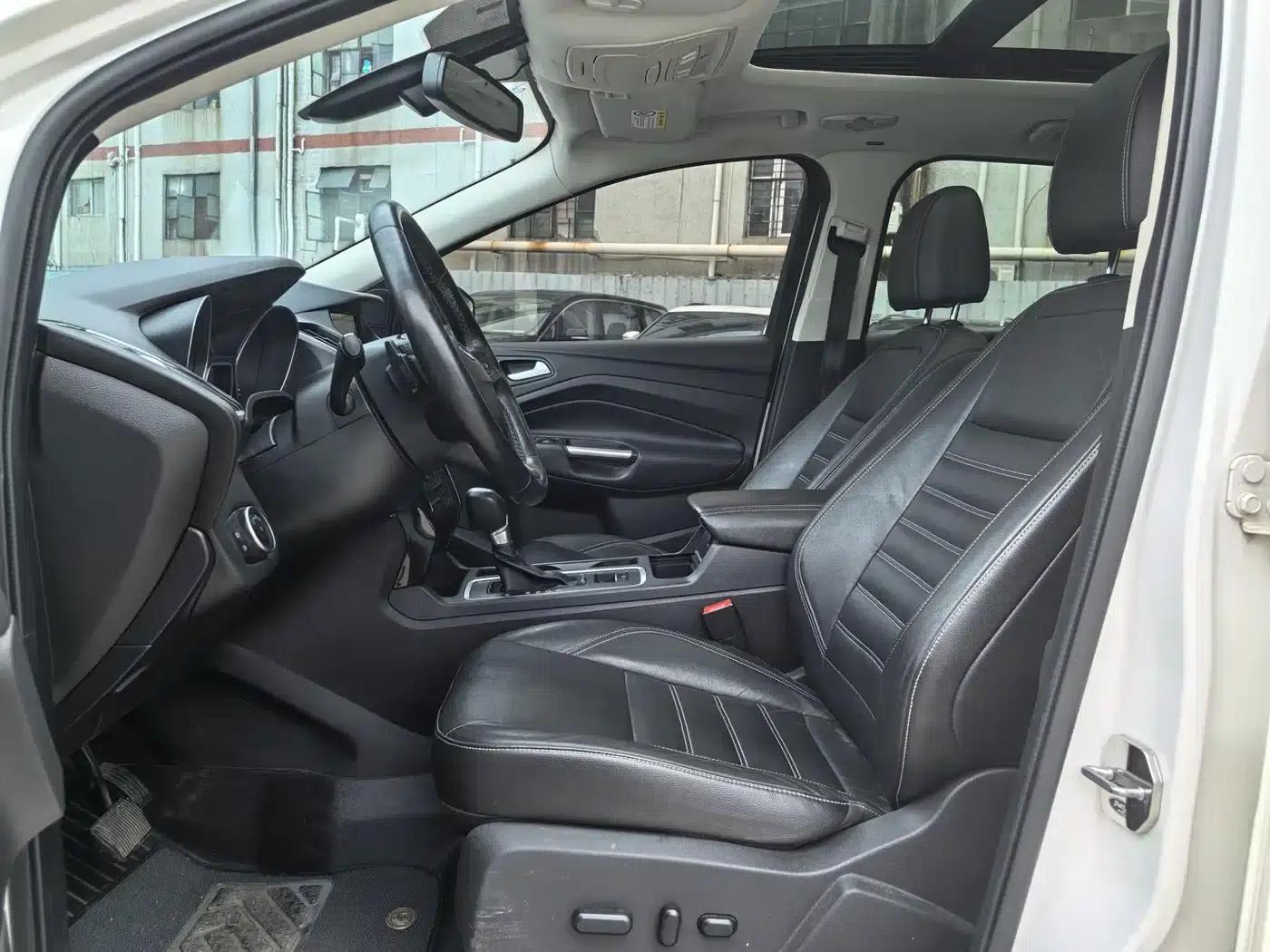 2017 Ford Kuga EcoBoost 245 AWD Luxury Edition — миниатюра 7