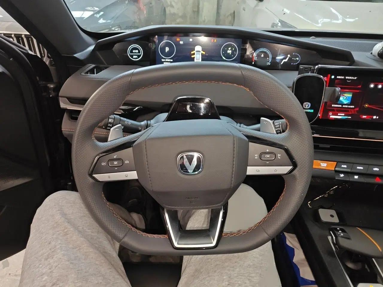 CHANGAN UNI-V 2023 1.5T Prestige Model — миниатюра 9