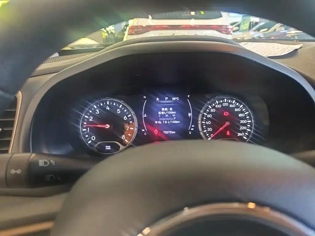 Jeep Renegade 2018 Connected Large Screen Edition 180T Automatic High-Performance Edition — миниатюра 12
