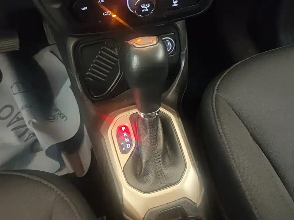 Jeep Renegade 2018 Connected Large Screen Edition 180T Automatic High-Performance Edition — миниатюра 14