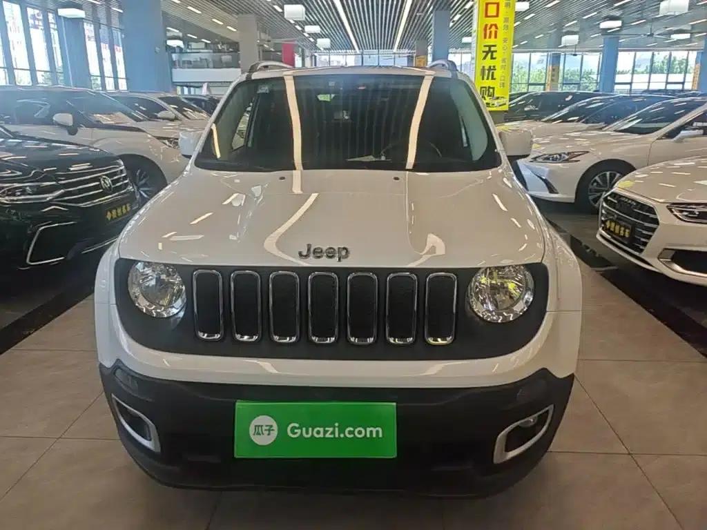 Jeep Renegade 2018 Connected Large Screen Edition 180T Automatic High-Performance Edition — миниатюра 3