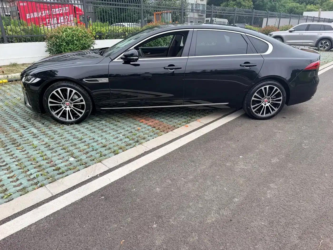 2023 Jaguar XFL 2.0T P250 2WD Luxury Edition — миниатюра 3