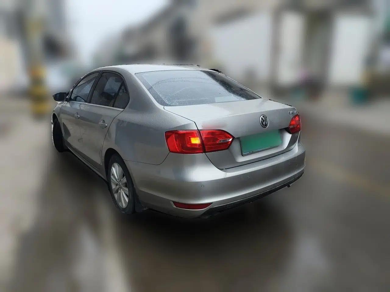 Volkswagen Sagitar 2014 1.4TSI Automatic Luxury Model — миниатюра 4