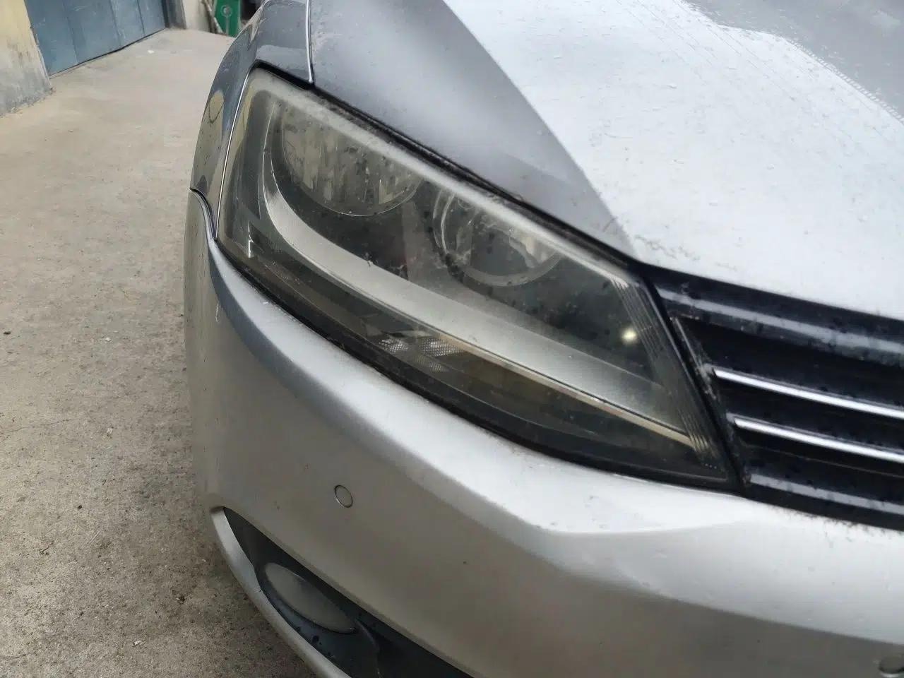 Volkswagen Sagitar 2014 1.4TSI Automatic Luxury Model — миниатюра 7