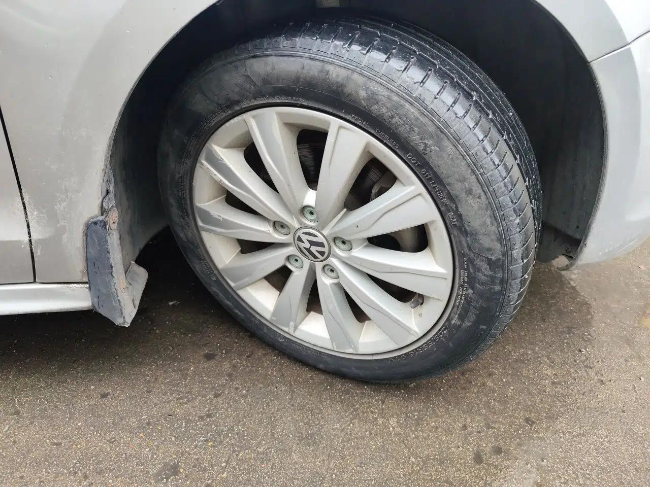 Volkswagen Sagitar 2014 1.4TSI Automatic Luxury Model — миниатюра 8