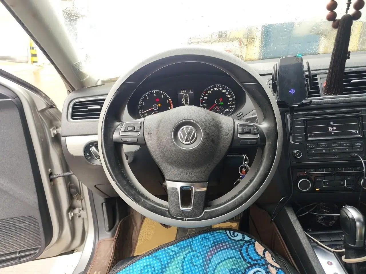 Volkswagen Sagitar 2014 1.4TSI Automatic Luxury Model — миниатюра 10