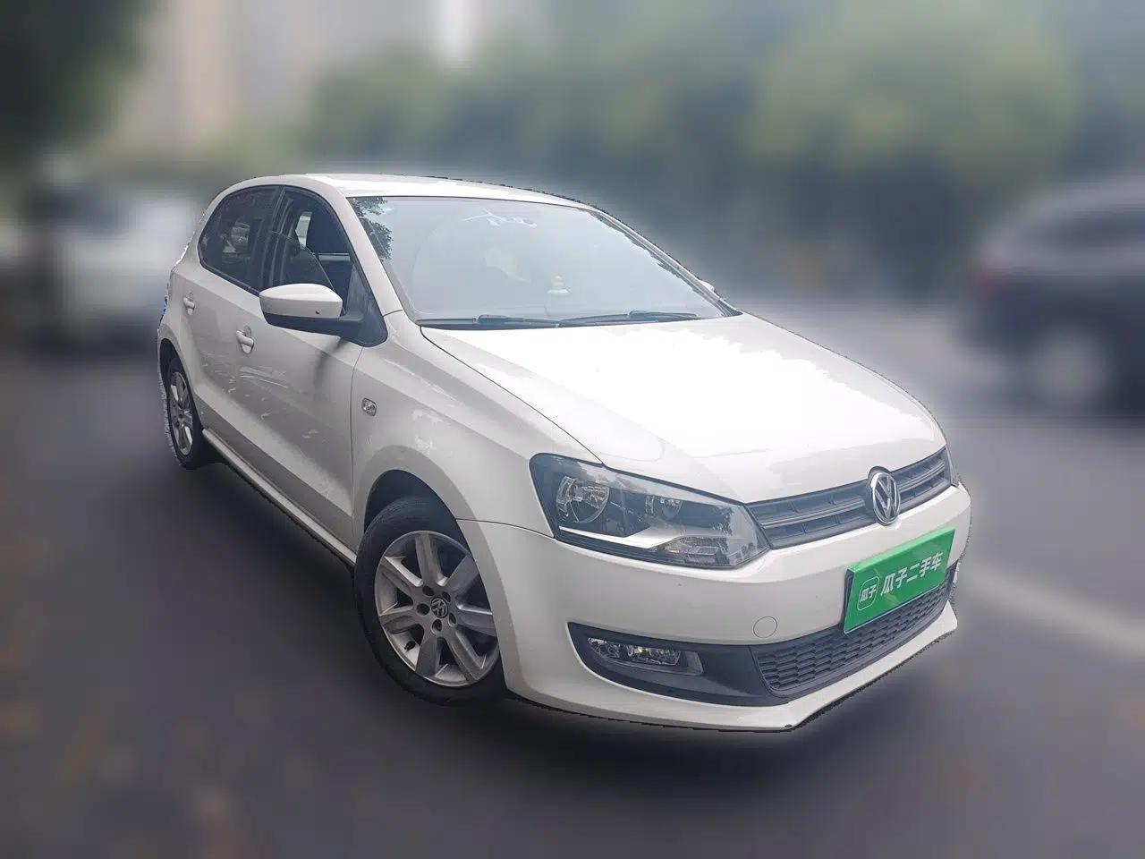 Volkswagen Polo 2013 1.4L Manual Comfort Edition — миниатюра 3