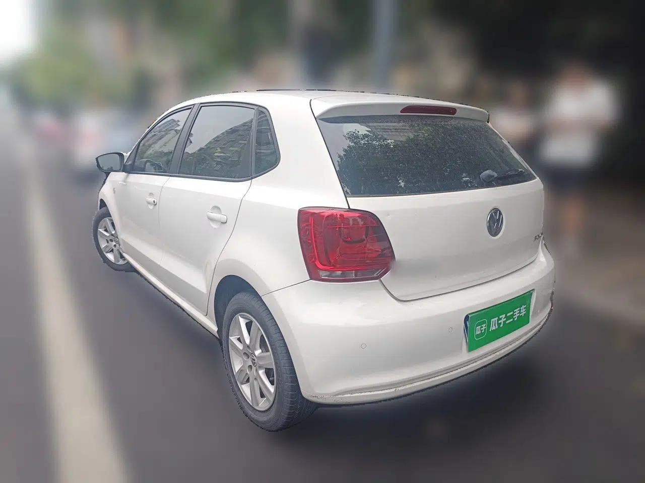 Volkswagen Polo 2013 1.4L Manual Comfort Edition — миниатюра 4