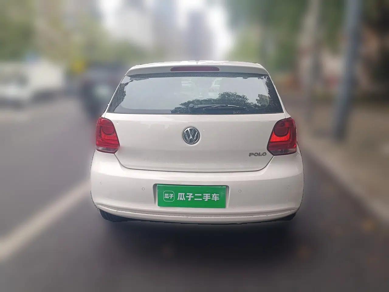 Volkswagen Polo 2013 1.4L Manual Comfort Edition — миниатюра 5