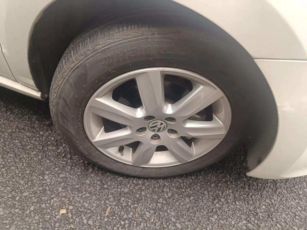 Volkswagen Polo 2013 1.4L Manual Comfort Edition — миниатюра 8