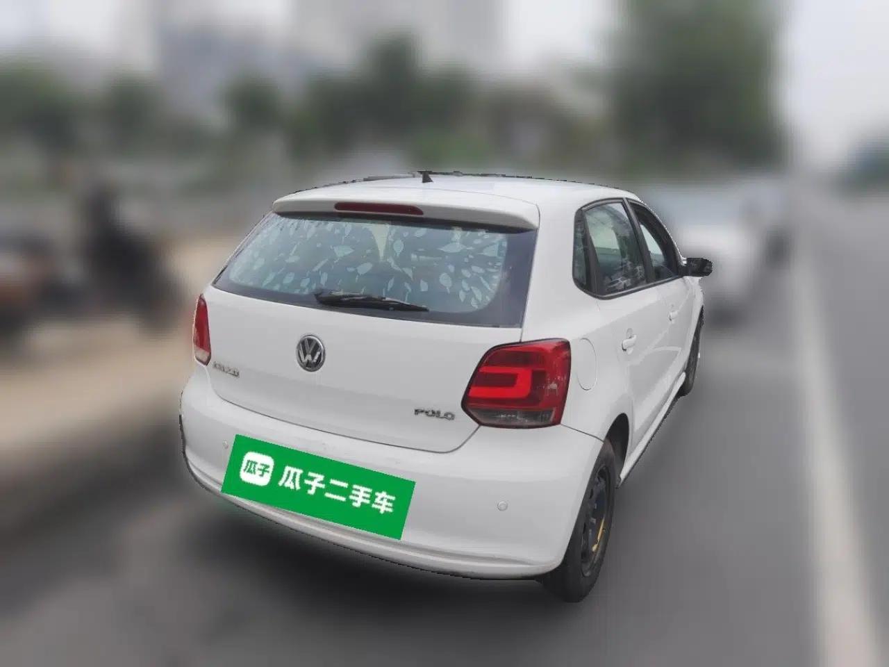 Volkswagen Polo 2011 1.4L Manual ZhiLe Edition — миниатюра 6