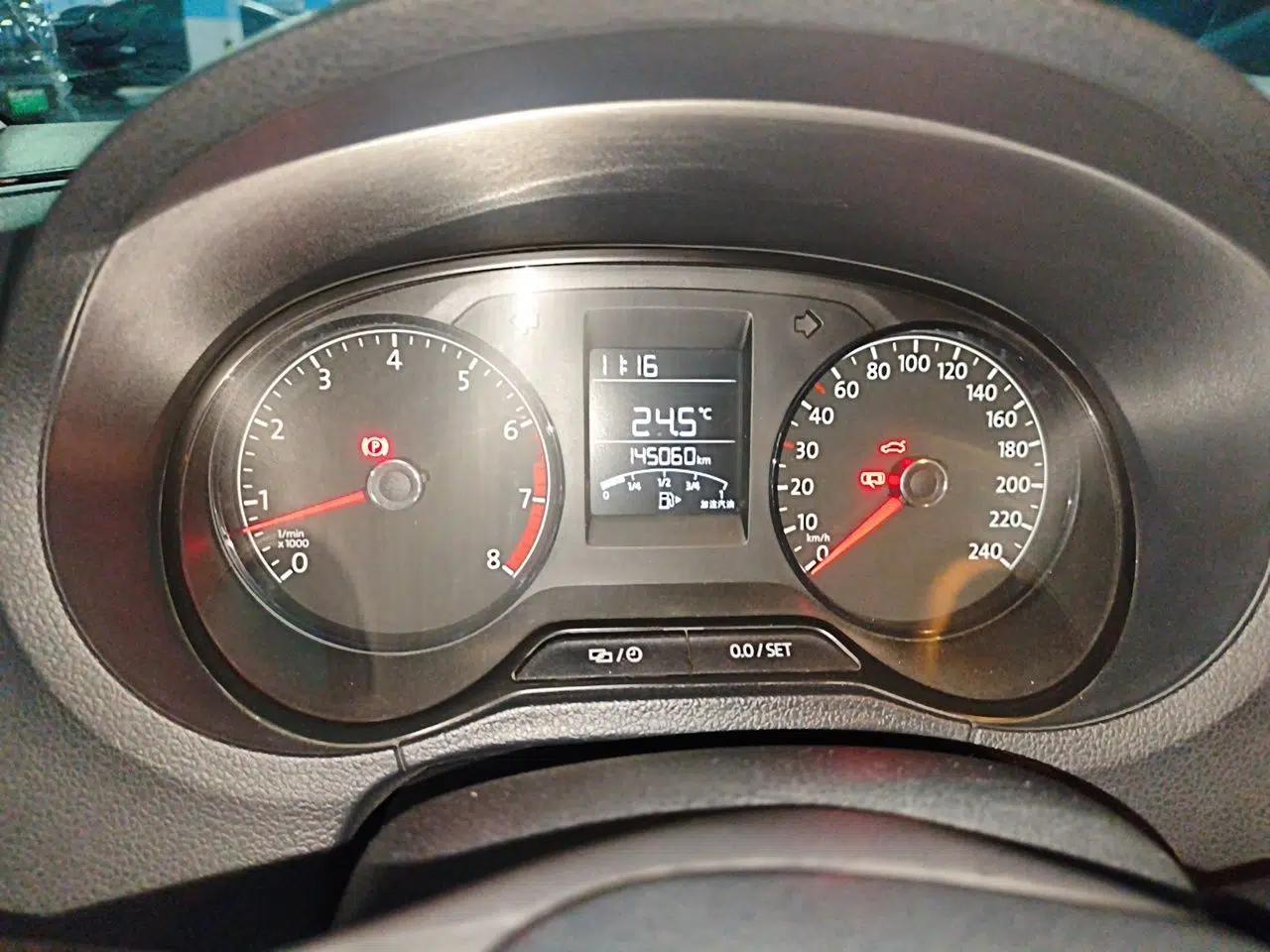 Volkswagen Polo 2016 1.4L Manual Fashion Model — миниатюра 11