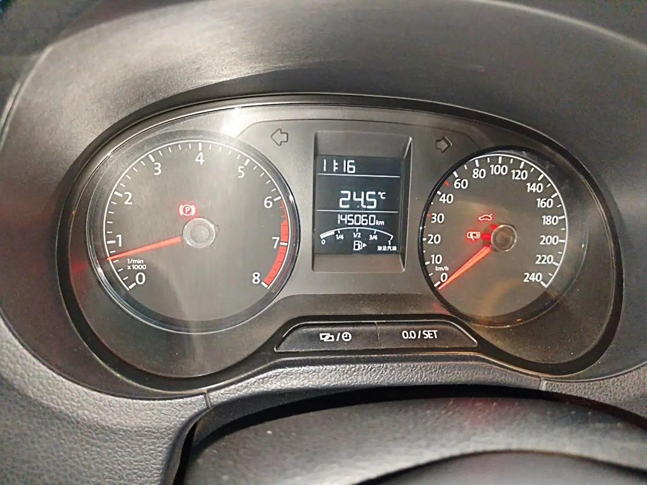 Volkswagen Polo 2016 1.4L Manual Fashion Model — миниатюра 12
