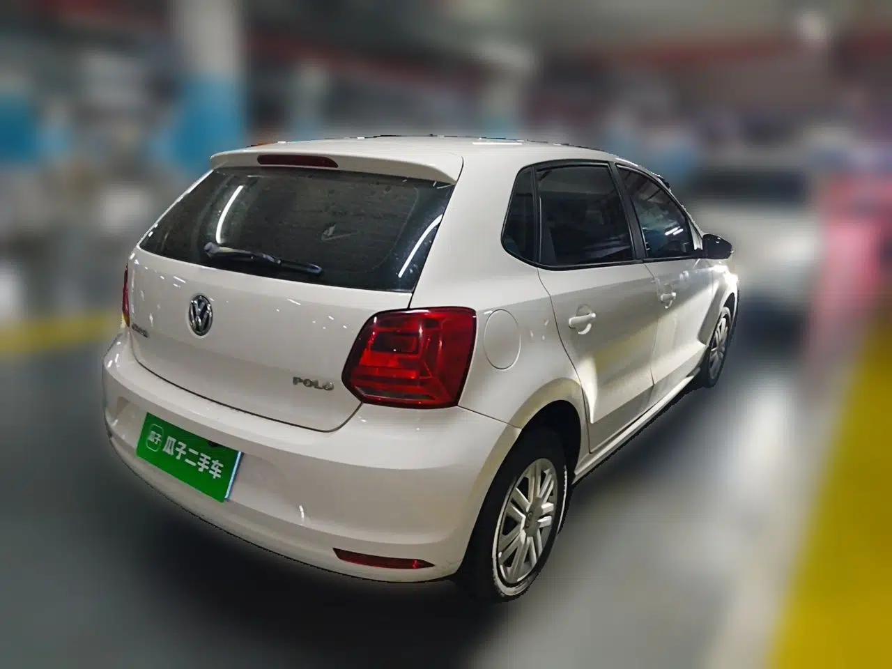 Volkswagen Polo 2016 1.4L Manual Fashion Model — миниатюра 6