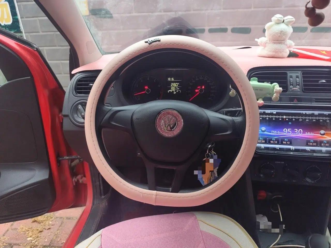 Volkswagen Polo 2016 1.4L Manual Fashion Model — миниатюра 10