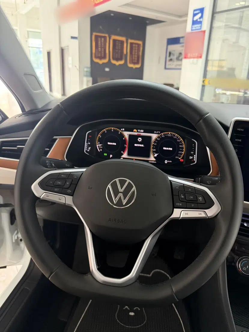 Volkswagen Bora 2023 200TSI DSG YueXing PRO Edition — миниатюра 8