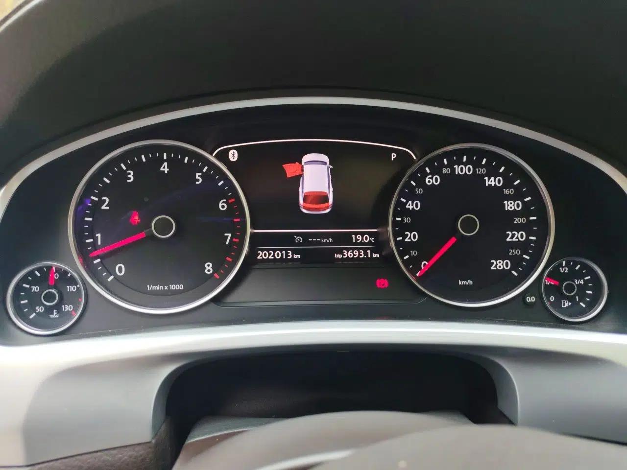 Volkswagen Touareg 2017 3.0 TSI Yuyue Model — миниатюра 11