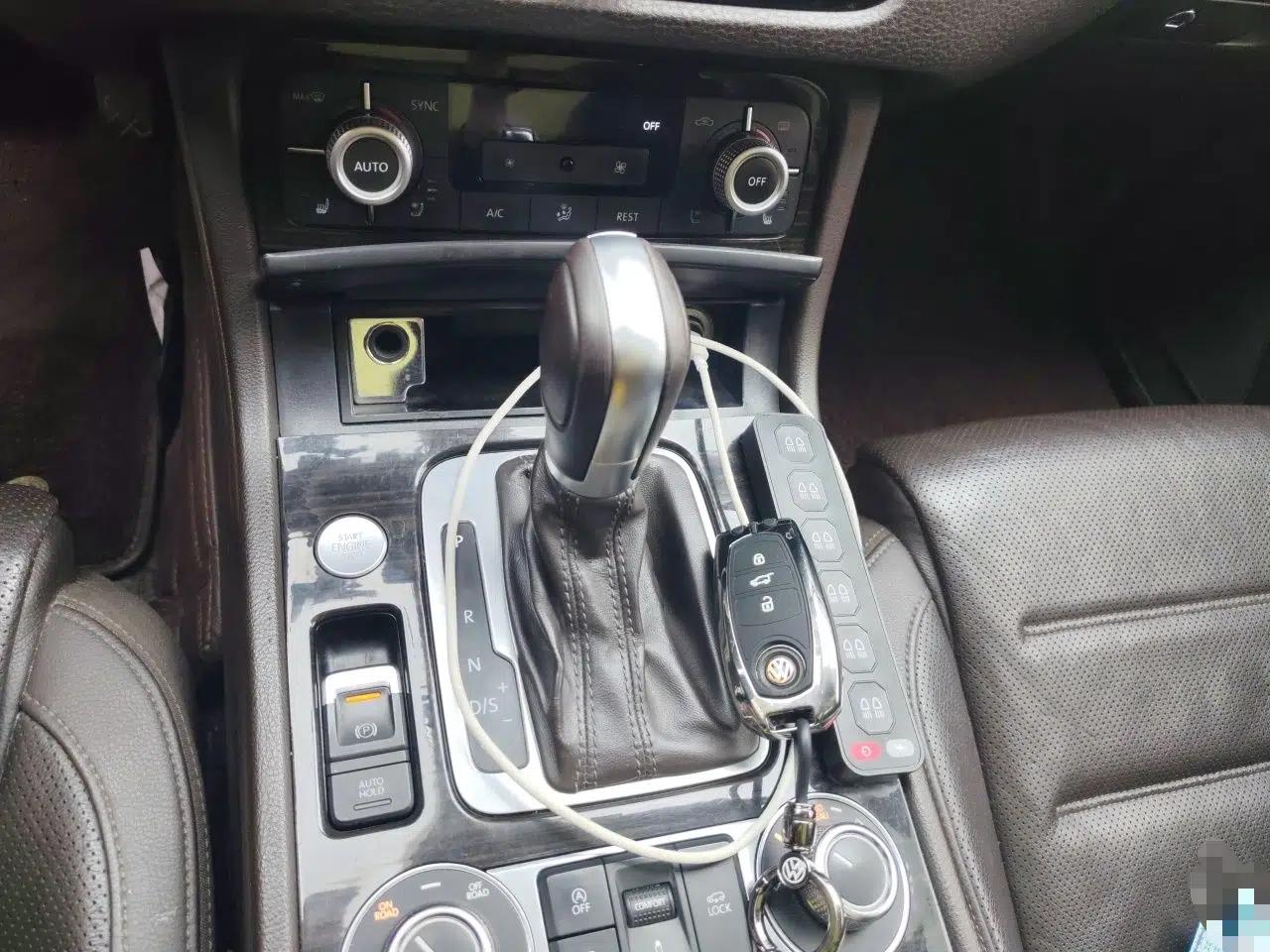 Volkswagen Touareg 2017 3.0 TSI Yuyue Model — миниатюра 14