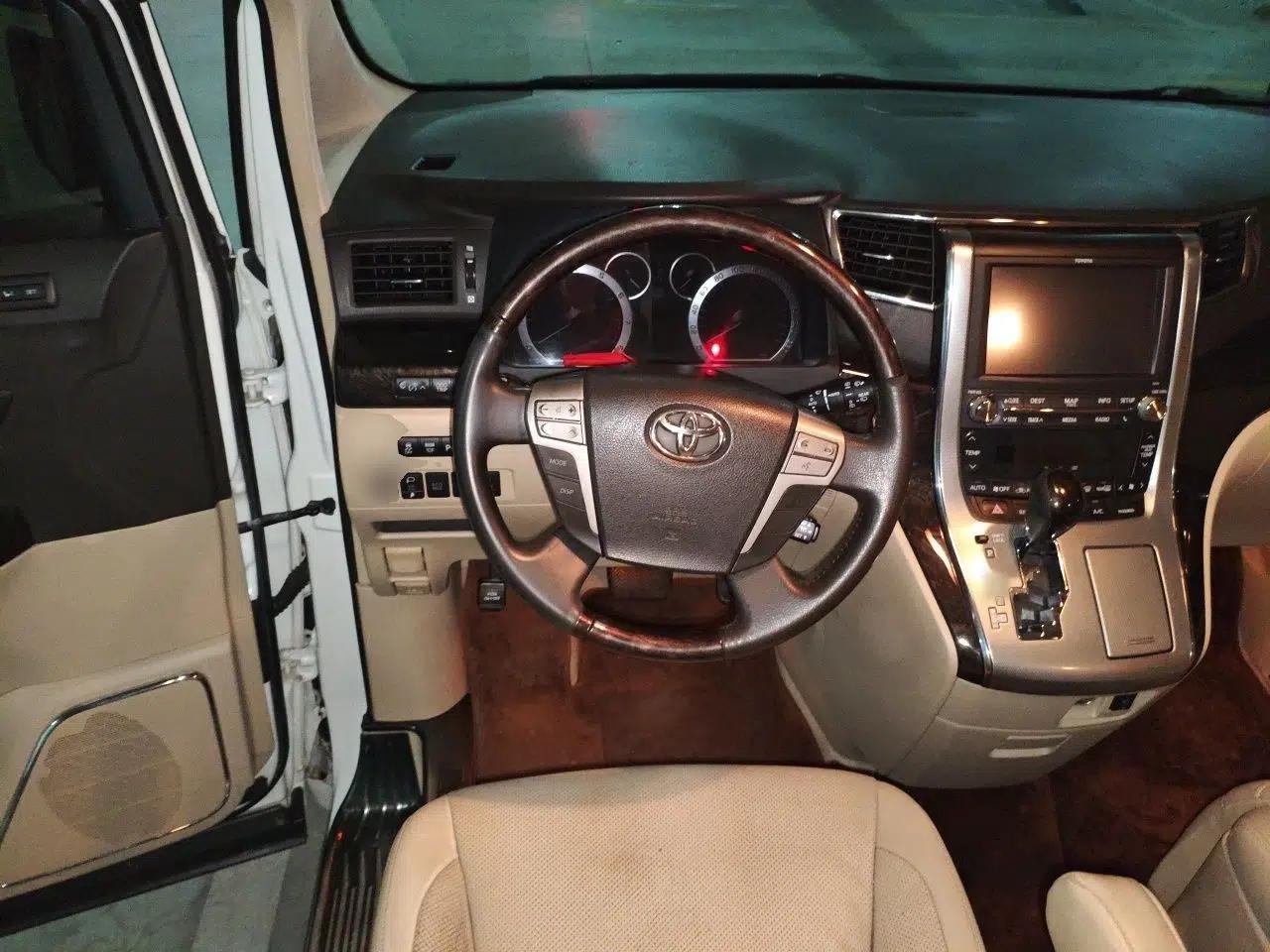 Toyota Alphard 2012 3.5L Luxury Edition — миниатюра 10