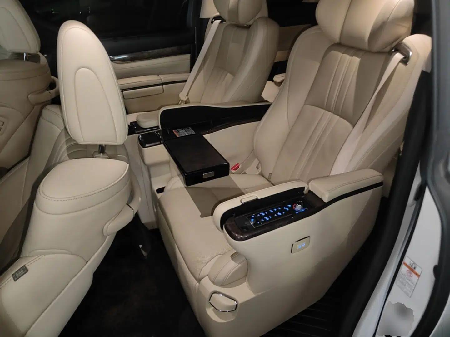 Toyota Alphard 2020 Dual-Engine 2.5L Prestige Edition — миниатюра 25