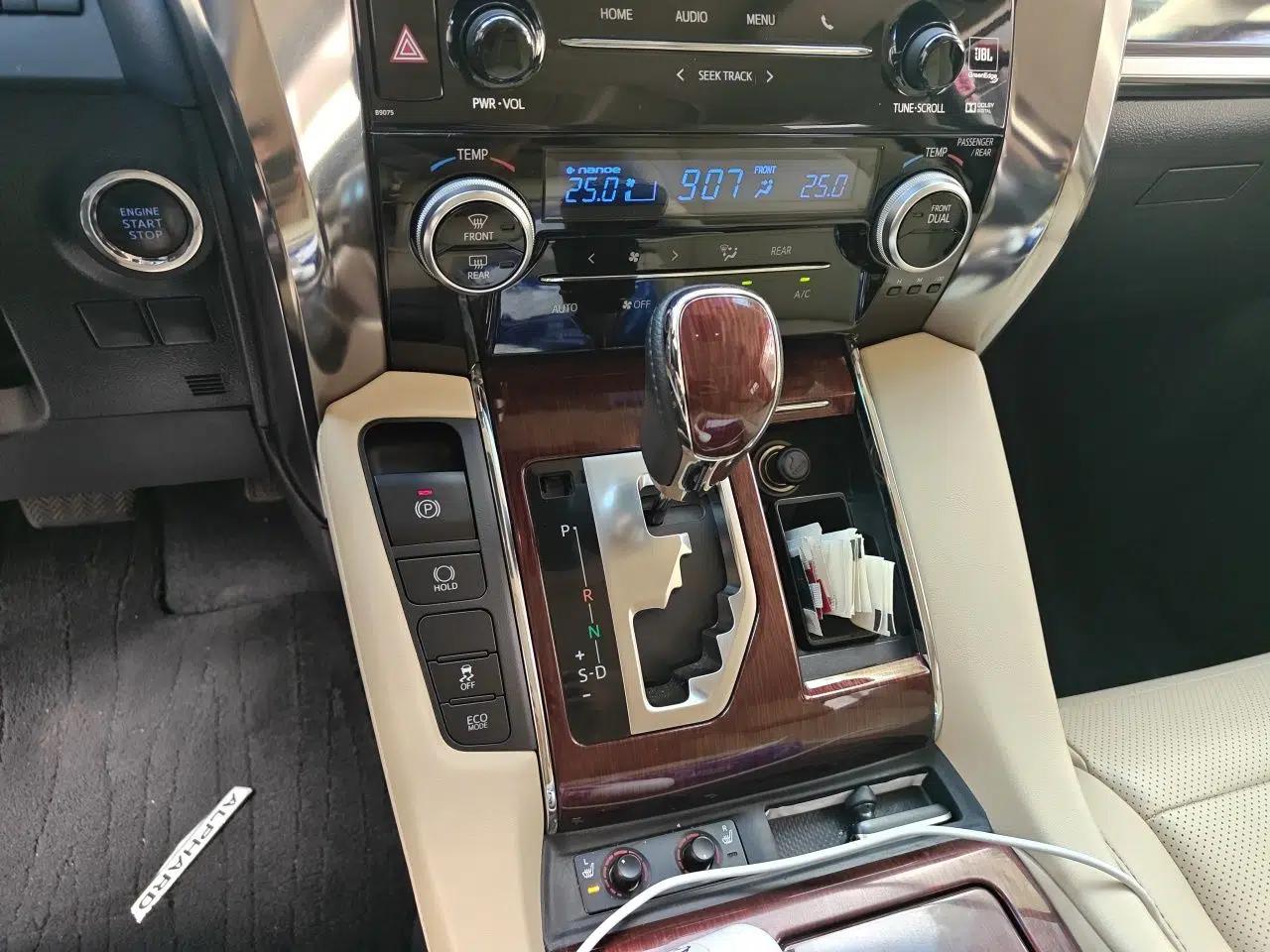 Toyota Alphard 2018 3.5L Luxury Edition — миниатюра 14