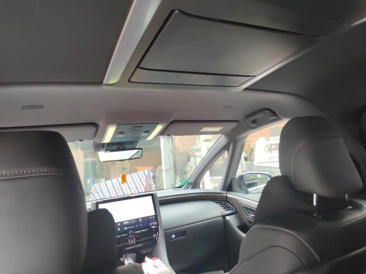 Toyota Alphard 2024 Dual-Engine 2.5L Deluxe Edition — миниатюра 18
