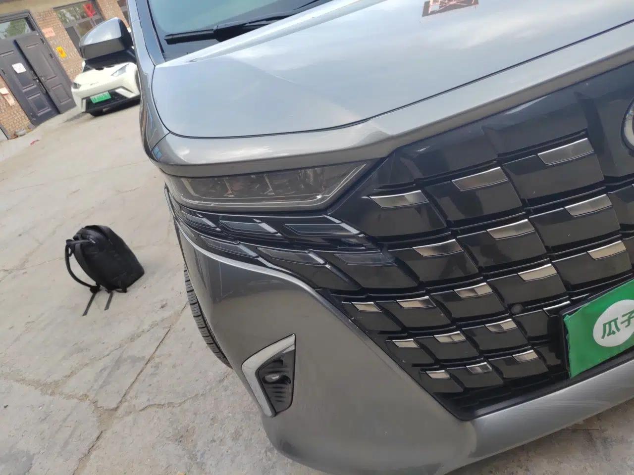 Toyota Alphard 2024 Dual-Engine 2.5L Deluxe Edition — миниатюра 7