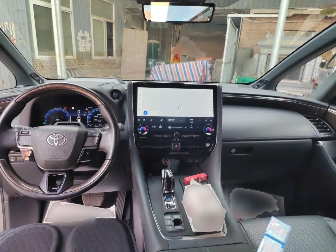 Toyota Alphard 2024 Dual-Engine 2.5L Deluxe Edition — миниатюра 9