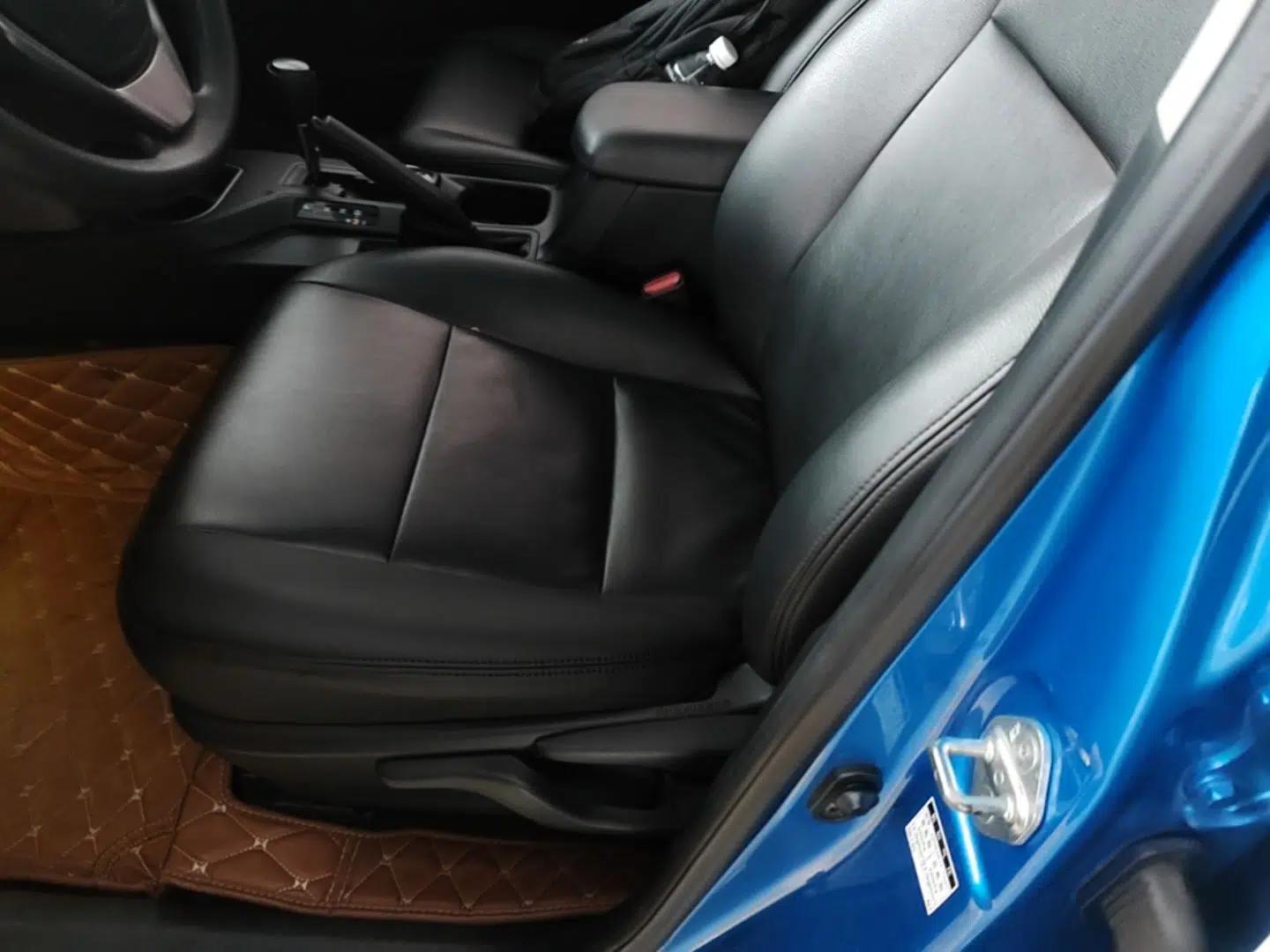 Toyota RAV4 2016 2.0L CVT Two-Wheel Drive Fashion Edition China V Standard — миниатюра 17