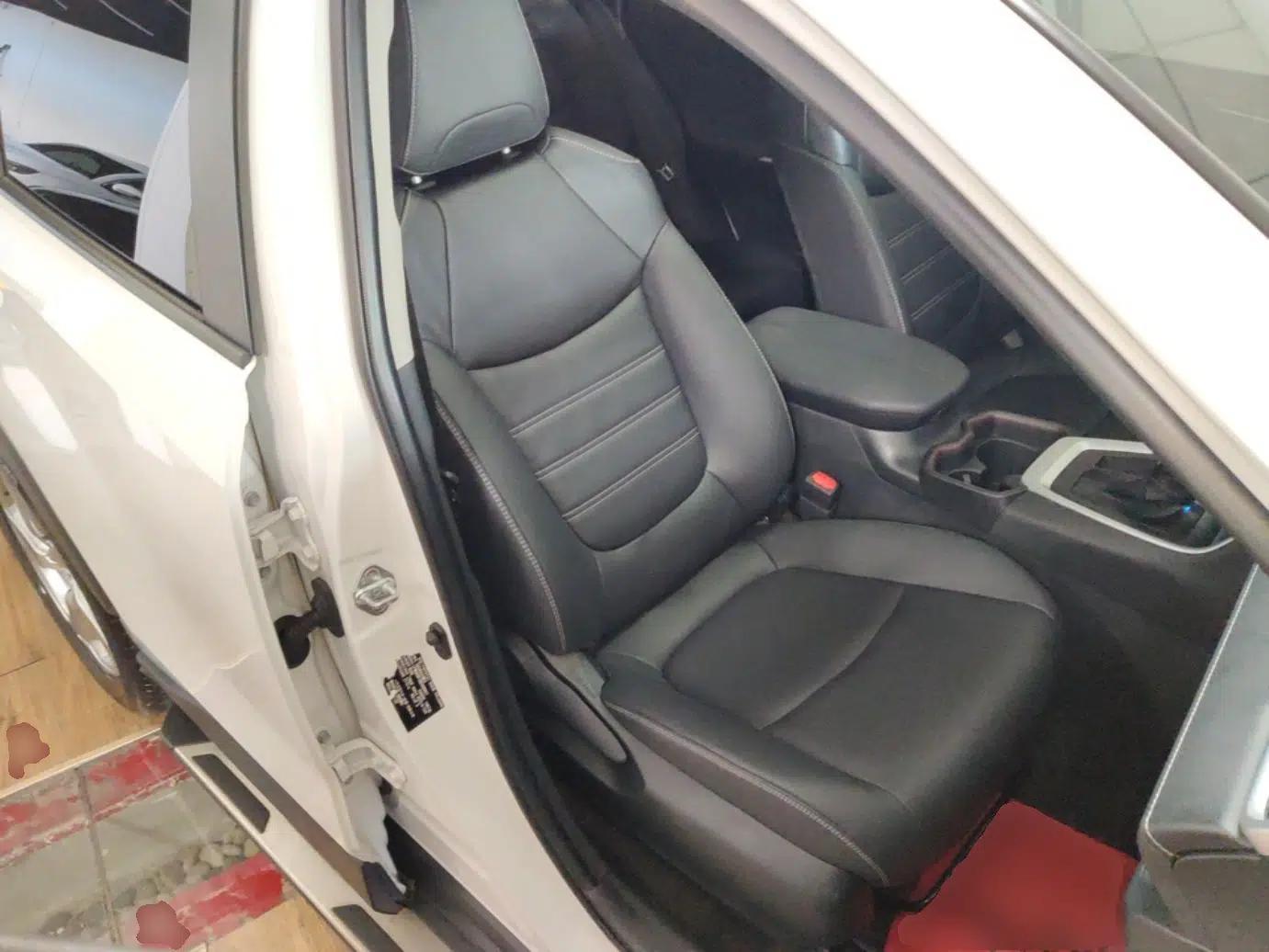 Toyota RAV4 2022 2.0L CVT Two-Wheel Drive Fashion Plus Edition — миниатюра 19