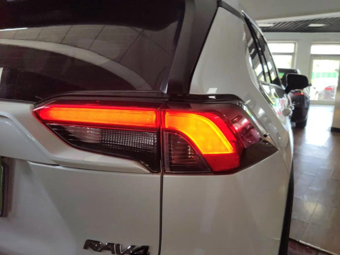 Toyota RAV4 2022 2.0L CVT Two-Wheel Drive Fashion Plus Edition — миниатюра 9