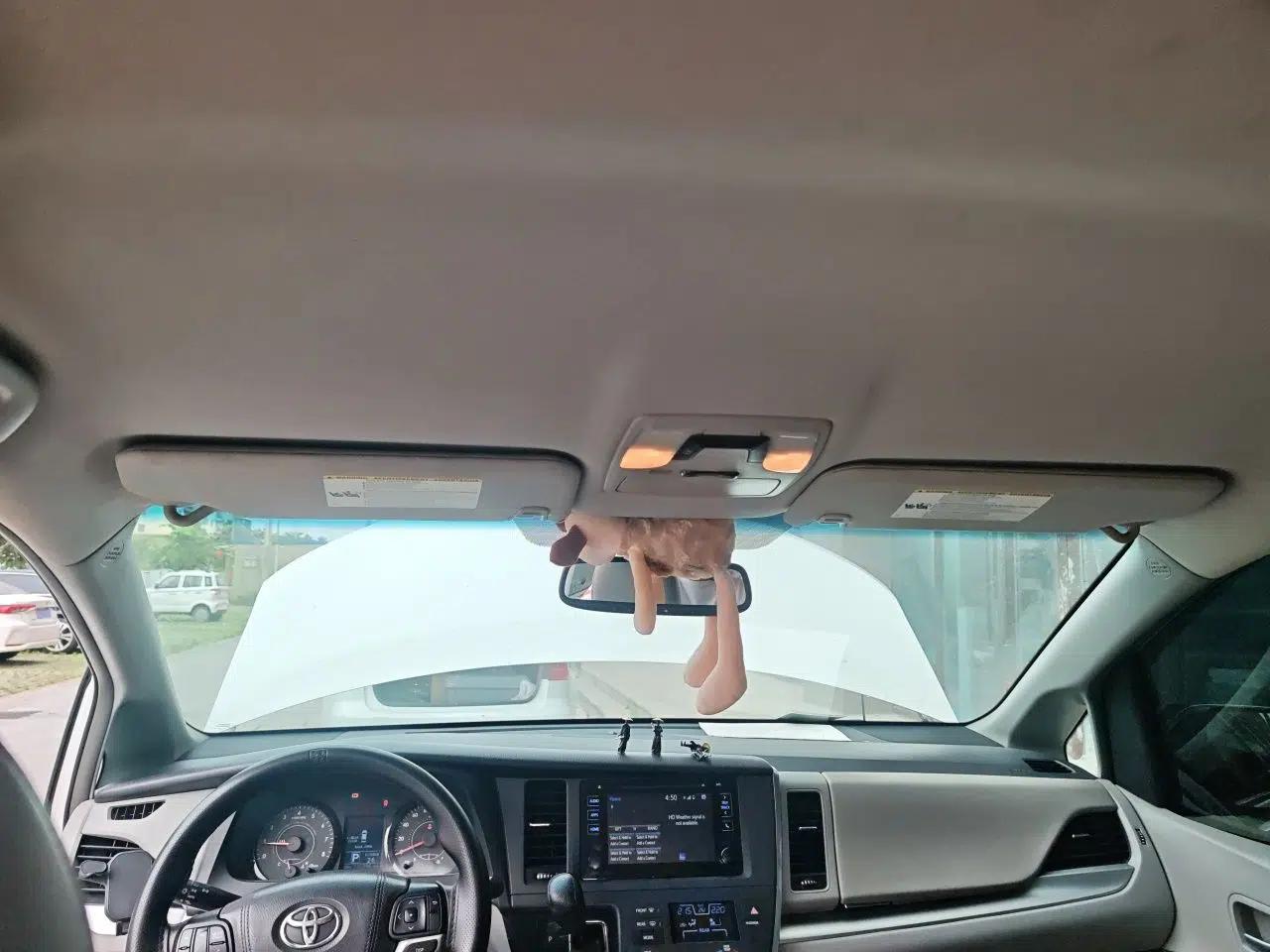 Toyota SIENNA 2015 3.5L 4WD LE Gasoline U.S. Specification — миниатюра 18