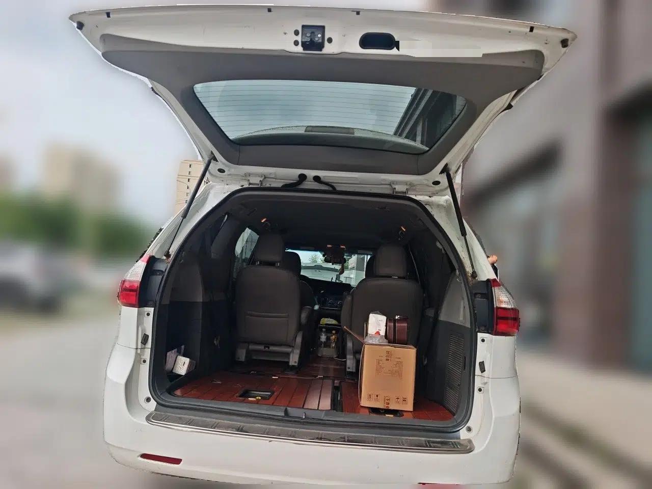 Toyota SIENNA 2015 3.5L 4WD LE Gasoline U.S. Specification — миниатюра 19