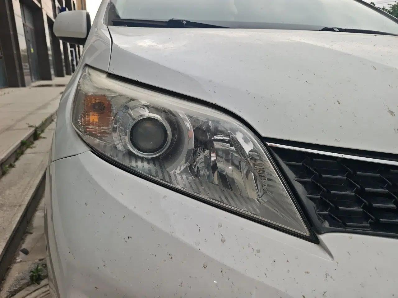 Toyota SIENNA 2015 3.5L 4WD LE Gasoline U.S. Specification — миниатюра 7