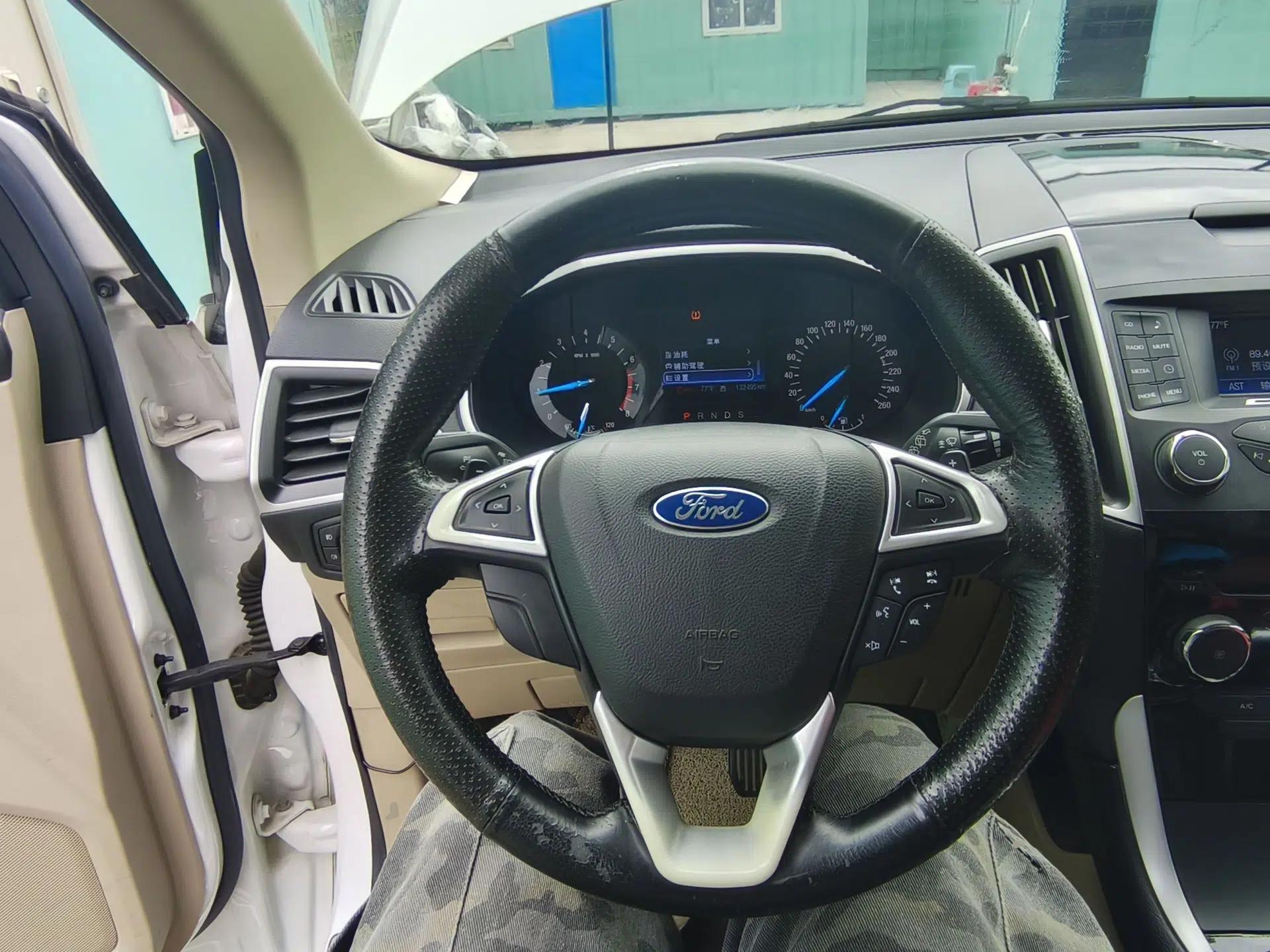 Ford Edge 2016 EcoBoost 245 Two-Wheel-Drive Titanium 5-Seater — миниатюра 10