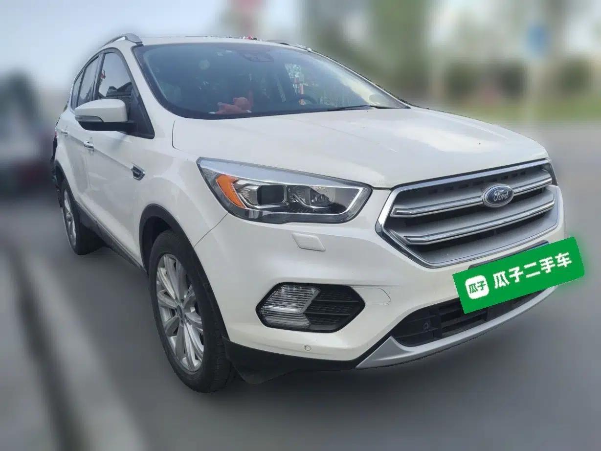 Ford Kuga 2017 EcoBoost 245 Four-Wheel Drive Titanium Edition — миниатюра 3