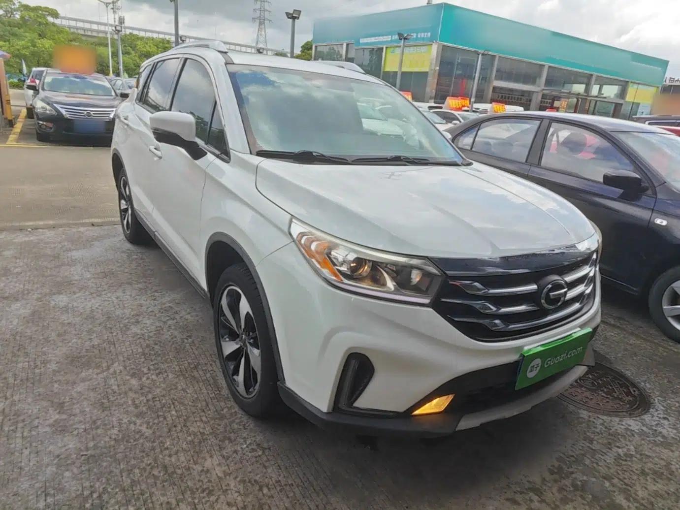 GAC Trumpchi GS4 2018 235T Automatic Two-Wheel Drive Luxury Smart Connectivity Version — миниатюра 3
