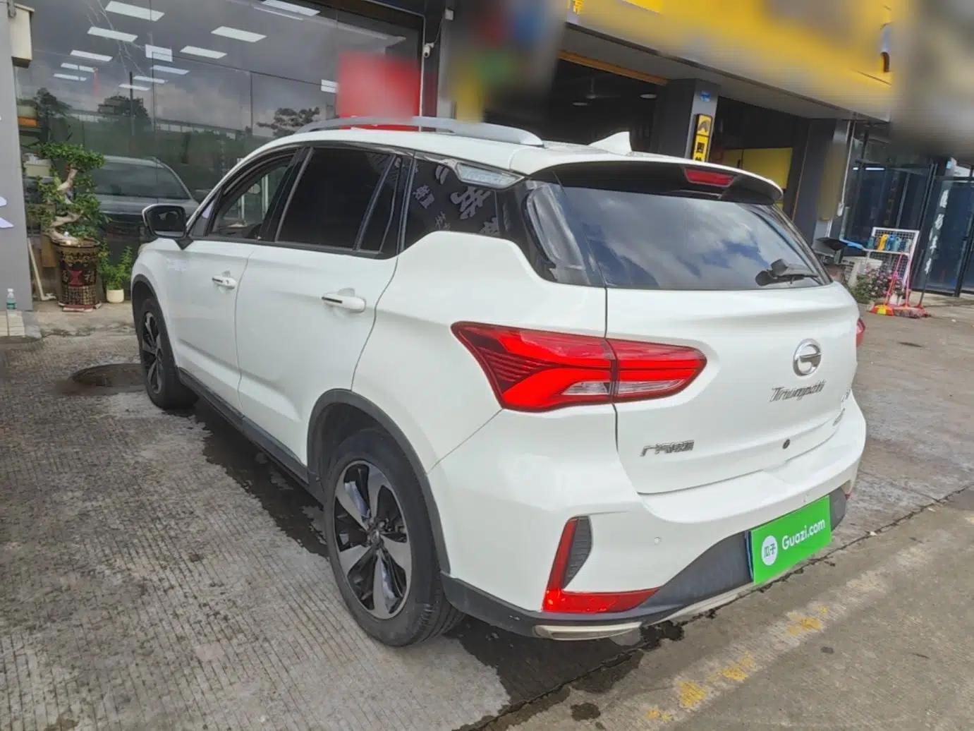 GAC Trumpchi GS4 2018 235T Automatic Two-Wheel Drive Luxury Smart Connectivity Version — миниатюра 4