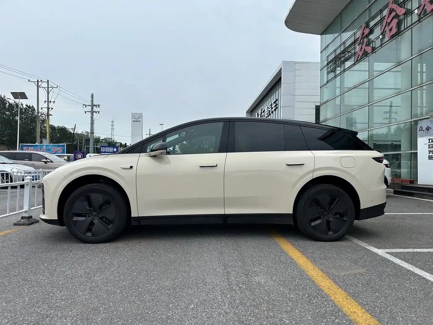 Li Auto i6 2025 Two-Wheel Drive Standard Edition — миниатюра 3