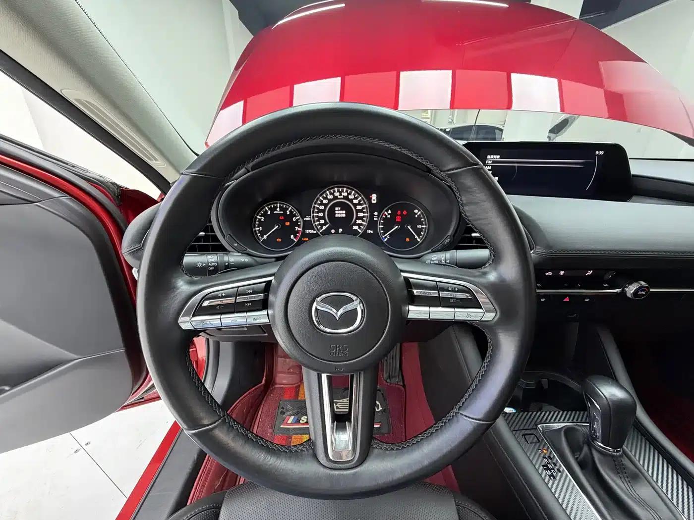 Mazda3 Axela 2023 2.0L Automatic Premium Edition — миниатюра 12