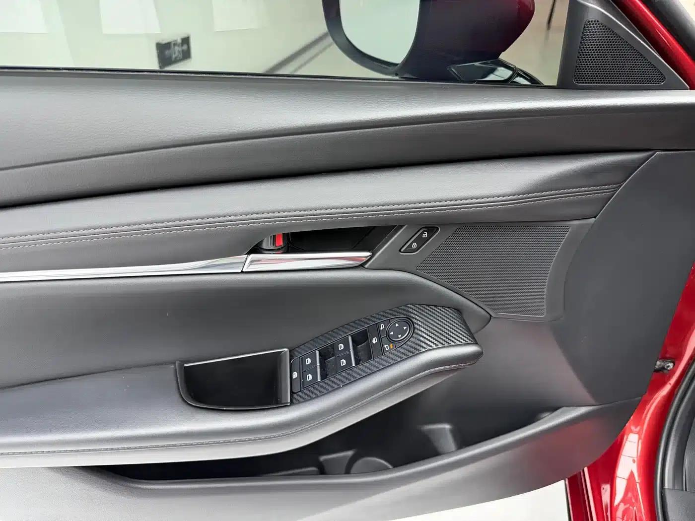 Mazda3 Axela 2023 2.0L Automatic Premium Edition — миниатюра 14