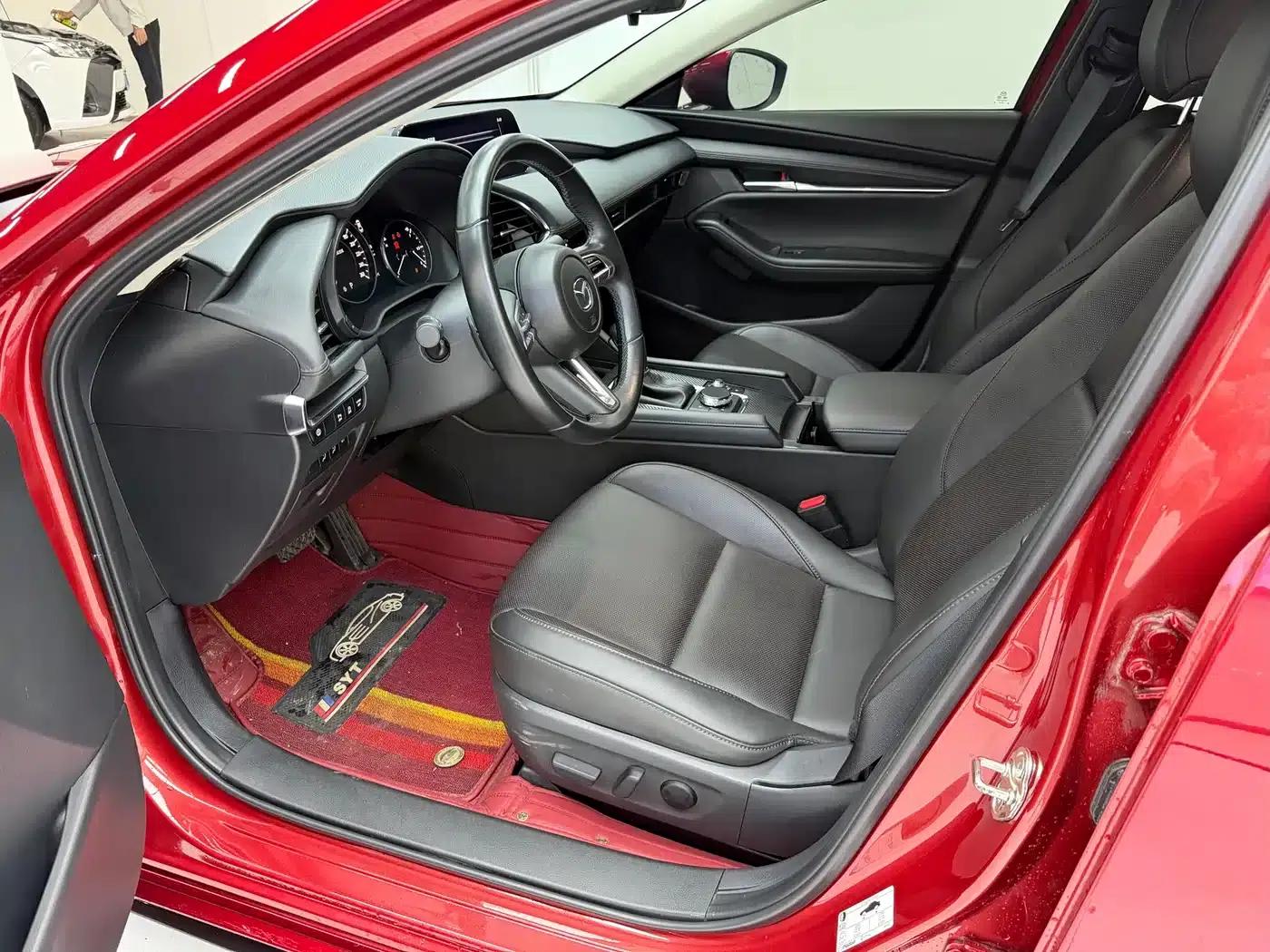 Mazda3 Axela 2023 2.0L Automatic Premium Edition — миниатюра 15