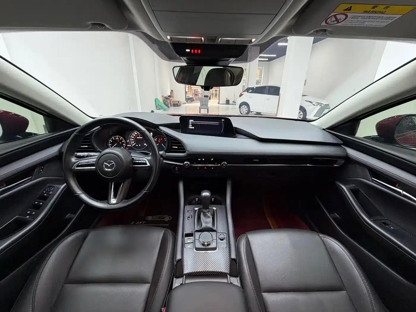 Mazda3 Axela 2023 2.0L Automatic Premium Edition — миниатюра 17