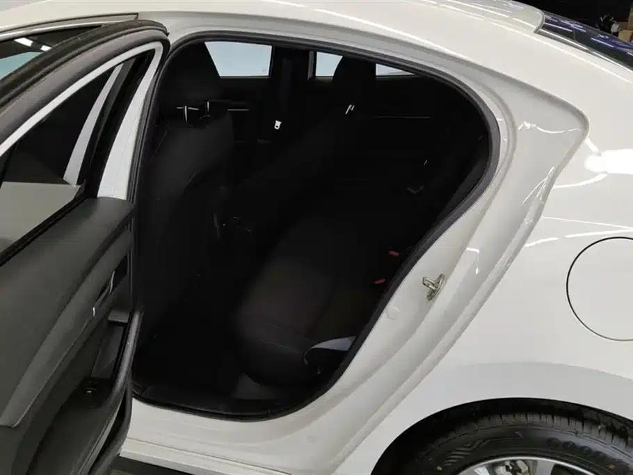 Mazda3 Axela 2021 2.0L Automatic E-Engine Edition — миниатюра 11