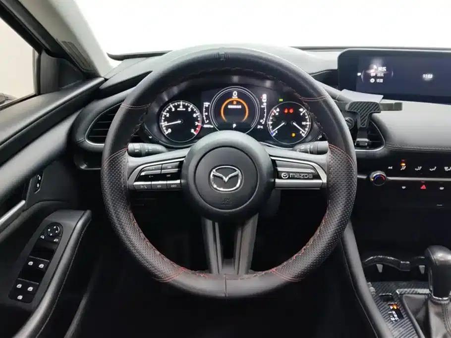 Mazda3 Axela 2021 2.0L Automatic E-Engine Edition — миниатюра 15