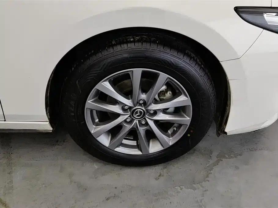 Mazda3 Axela 2021 2.0L Automatic E-Engine Edition — миниатюра 6