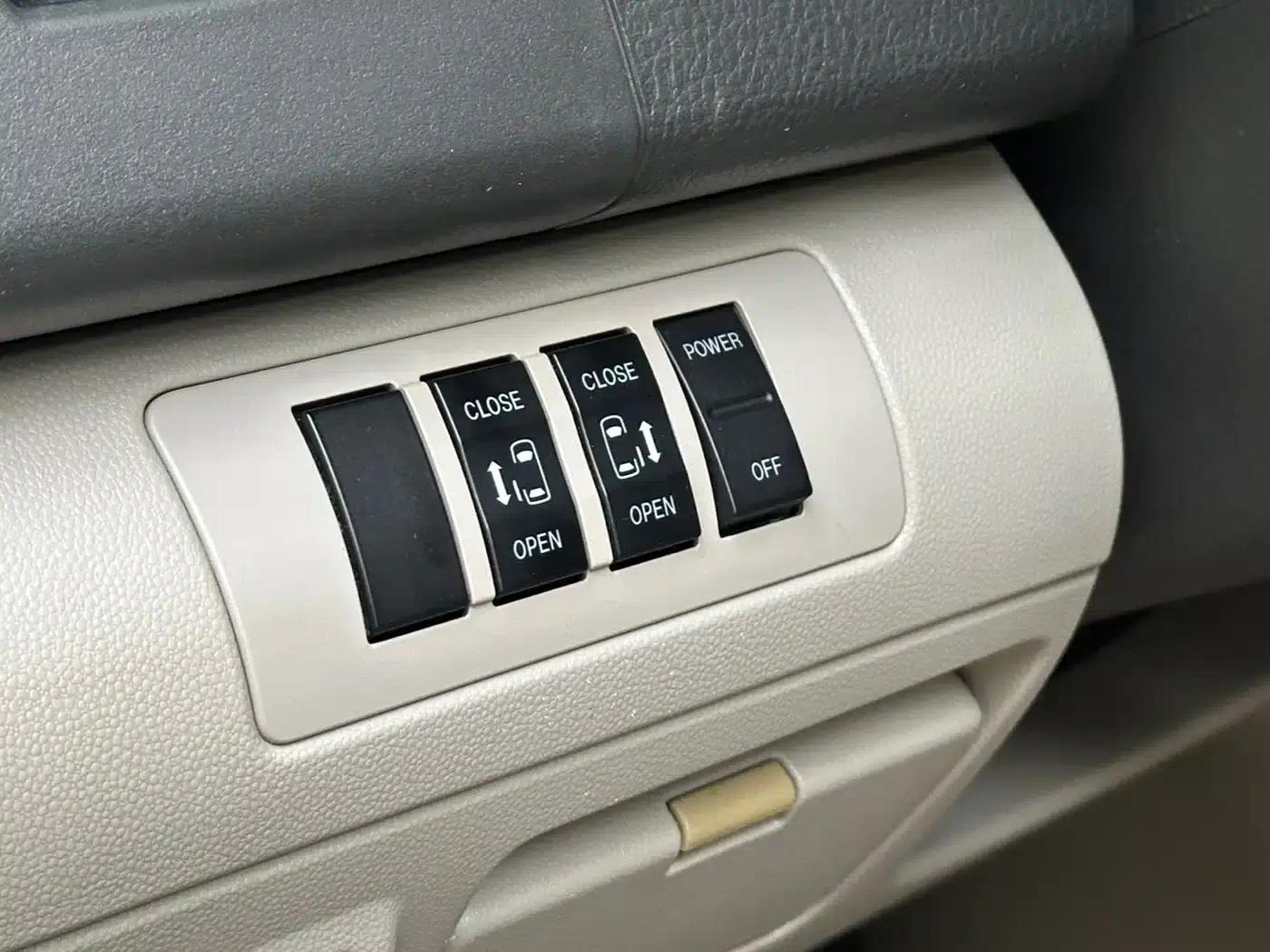 Mazda 8 2011 2.3L Supreme Edition — миниатюра 10