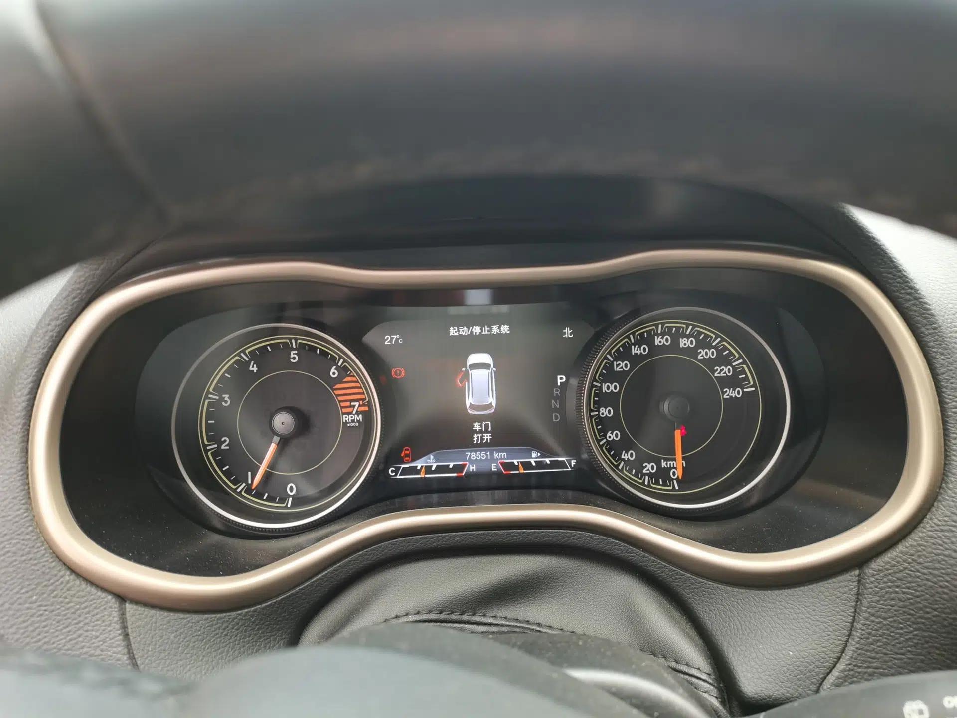 Jeep Cherokee 2016 2.4L Professional Smart Version — миниатюра 11