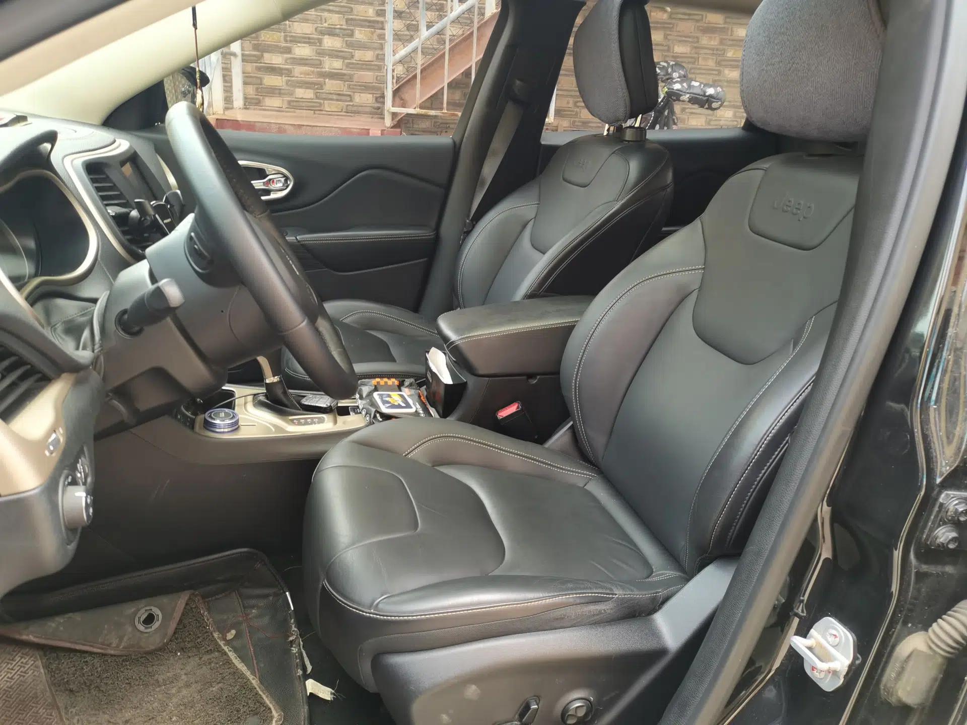 Jeep Cherokee 2016 2.4L Professional Smart Version — миниатюра 15