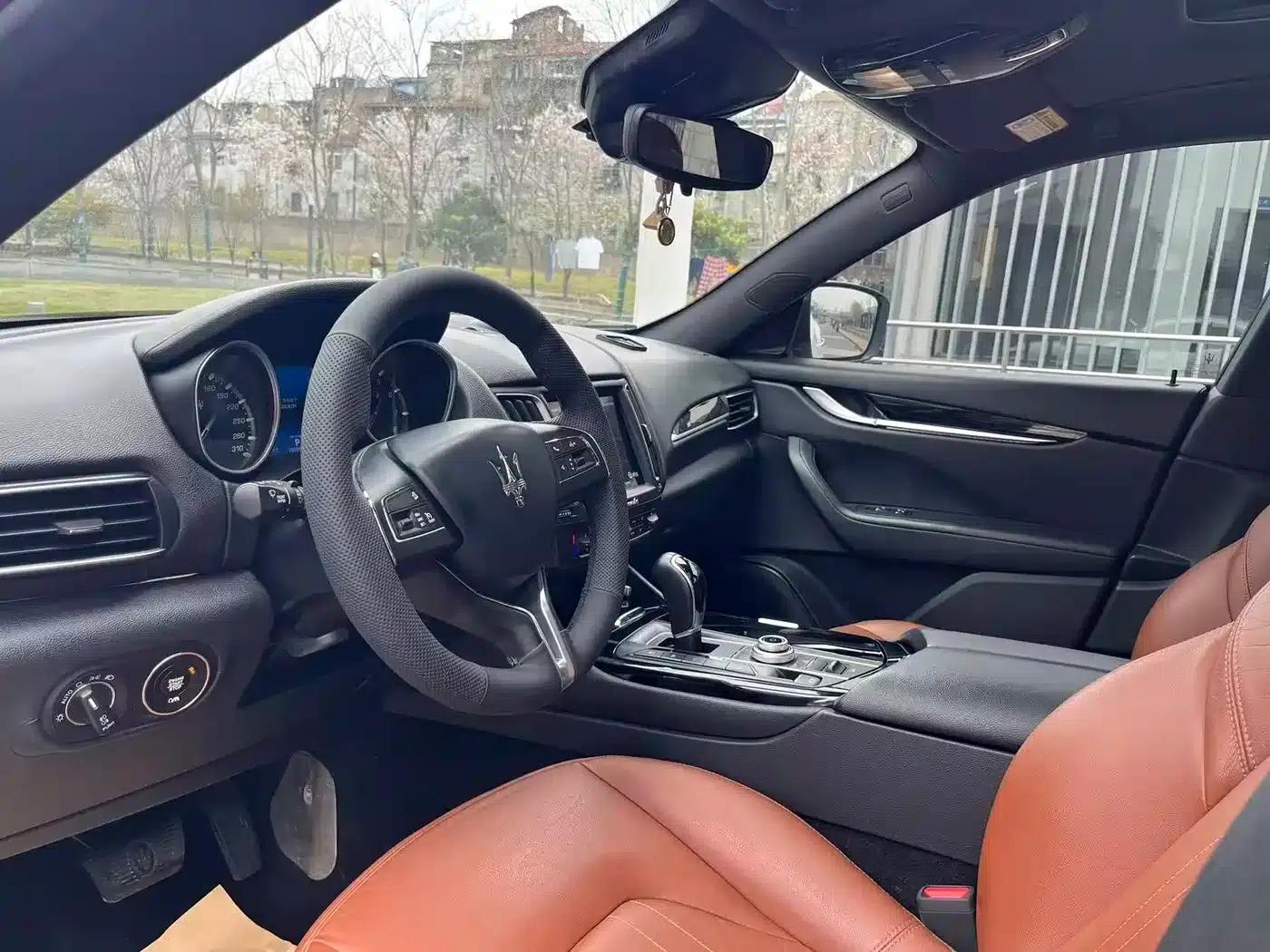 2018 Levante 3.0T Classic Edition — миниатюра 11